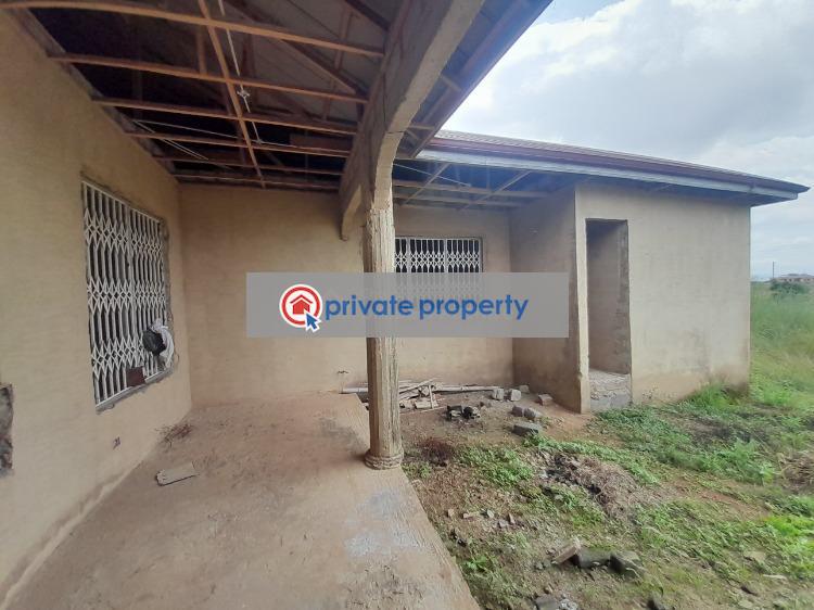 3 bedroom Detached Bungalow For Sale &nbsp;springfield Estate Community 24 Tema Accra - 7