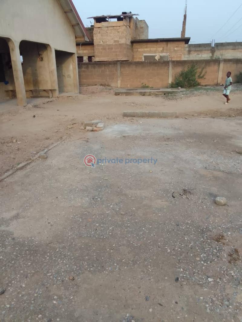 4 bedroom House For Sale Sapeiman Amasaman Ga West Municipal Accra - 8