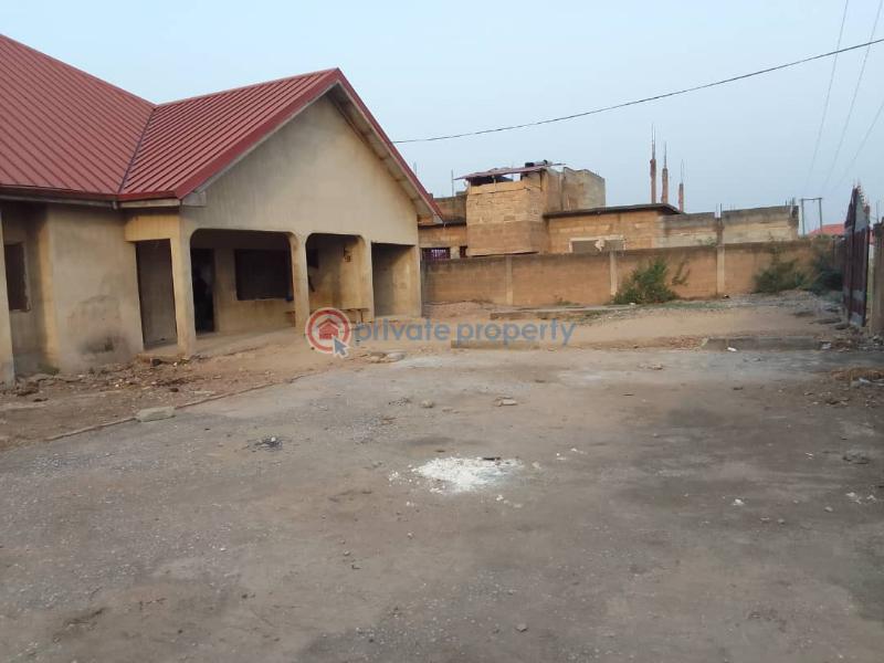 4 bedroom House For Sale Sapeiman Amasaman Ga West Municipal Accra - 3