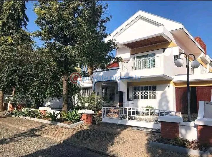 5 bedroom Warehouse For Sale Close To The Italian Embassy Accra Ghana Cantonments  - 5