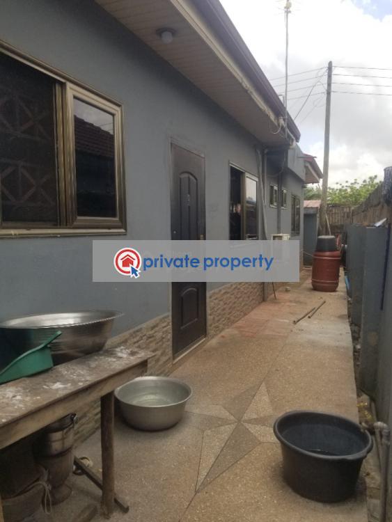 3 bedroom Detached Bungalow For Sale &nbsp;oyarifa Owusu Ansah Road, Close To Vision Hospital Oyarifa La Nkwantanang Madina Municipal Accra - 3