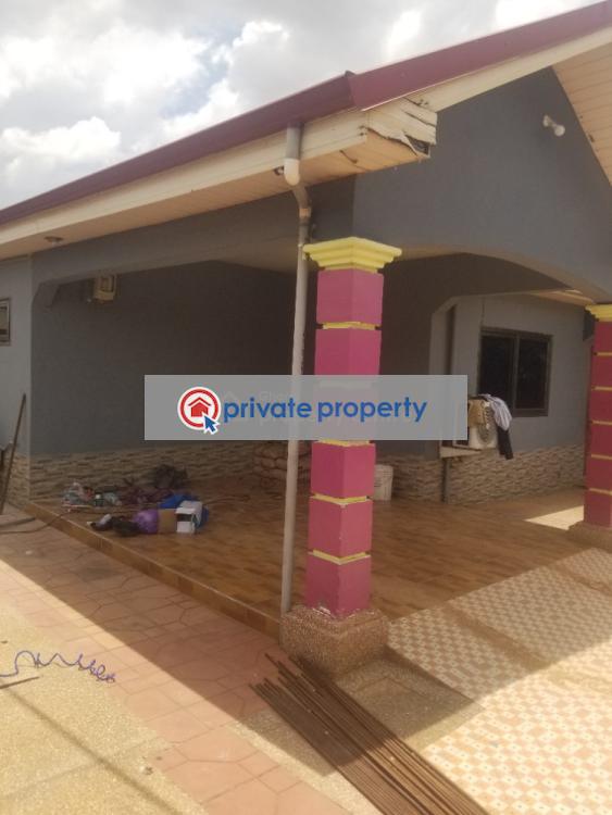 3 bedroom Detached Bungalow For Sale &nbsp;oyarifa Owusu Ansah Road, Close To Vision Hospital Oyarifa La Nkwantanang Madina Municipal Accra - 1