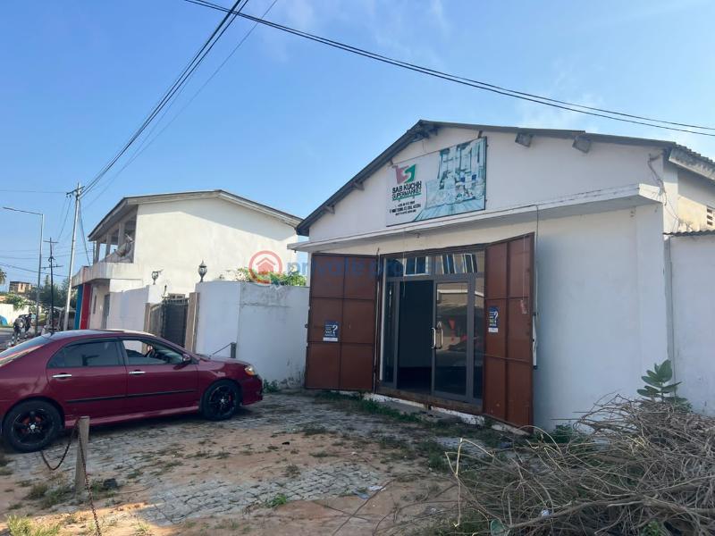 Warehouse For Rent Osu Accra Metropolitan  - 1