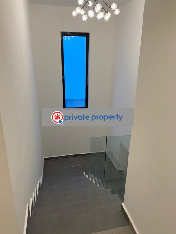4 bedroom House For Sale &nbsp;community 17 Spintex Accra - 5