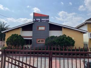 10 bedroom Hotel / Guest House For Sale Boundary Road Adjiringanor East Legon Accra
