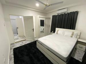 3 bedroom Apartment For Rent Shiashie Accra Metropolitan 