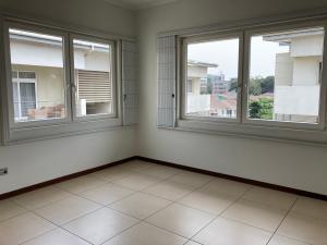 3 bedroom Apartment For Rent North Ridge Accra