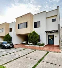 3 bedroom Townhouse For Rent The Browns Realtor ,dzorwulu Dzorwulu Accra