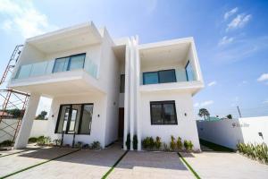 4 bedroom House For Sale Near President Mahama's Residence East Legon Accra