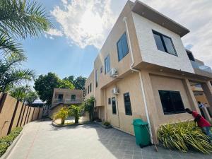 5 bedroom Detached Bungalow For Sale East Airport Airport Residential Area Accra