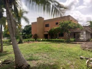 5 bedroom House For Sale Roman Ridge Accra