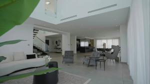 5 bedroom Apartment For Sale East Legon Boundary Road Accra - Ghana East Legon 