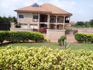 6 bedroom House For Sale Ekyem /akokoamo Ejisu-Juaben Municipal Ashanti