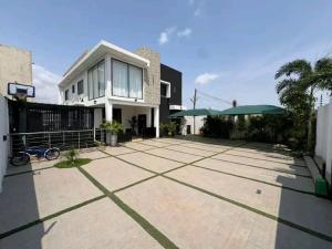 4 bedroom Townhouse Short let East Legon Accra