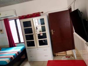 1 bedroom Apartment For Rent Opposite Kingdom Bookshop South Labadi Accra