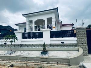 4 bedroom House For Rent American House East Legon Accra