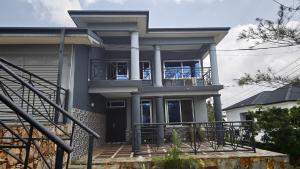 5 bedroom Detached Duplex For Sale Aburi Akuapim South Municipal Eastern Region