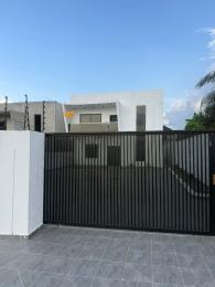 6 bedroom House For Sale On Ejisu Accra Road. Ejisu-Juaben Municipal Ashanti