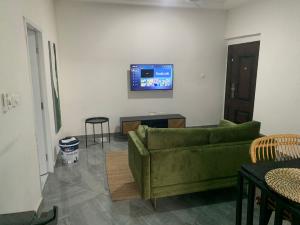 2 bedroom Apartment For Rent Dzorwulu Accra