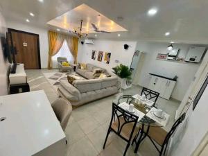 2 bedroom Apartment Short let Roman Ridge Accra