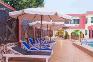 10 bedroom Hotel / Guest House For Sale Community 7 To 10 Accra &acirc; Ghana. Tema 