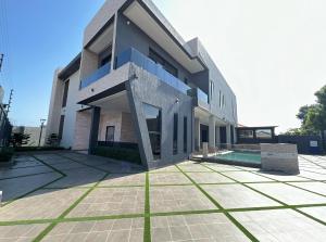 4 bedroom House For Sale East Airport Airport Residential Area Accra