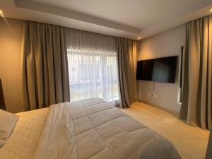 3 bedroom Townhouse Short let Aviation Rd, Accra West Airport Airport Residential Area Accra