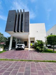 4 bedroom Townhouse For Rent Airport Residential Area Accra