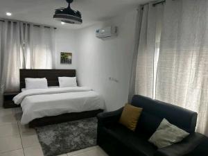 2 bedroom Apartment Short let North Labone Accra