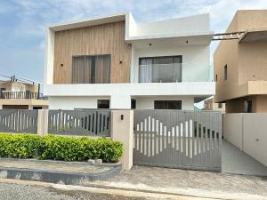 3 bedroom House For Sale Tema Accra