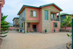 4 bedroom Semi detached Duplex Short let Cape Coast Jukwa Road, Mpeasem Ame Zion School First Speed Ramp Cape Coast Metropolitan Central Region