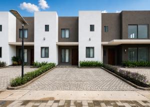 2 bedroom Townhouse For Rent Burma Camp Accra