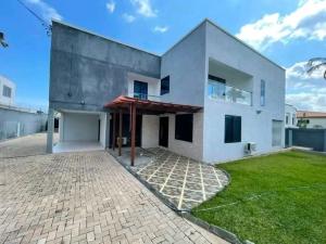 5 bedroom Townhouse For Rent North Labone Accra