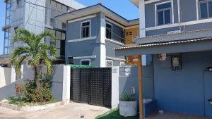 4 bedroom House For Rent Osu Accra