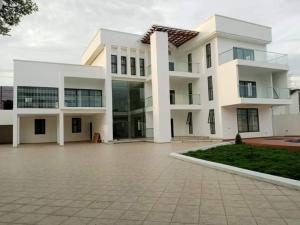 8 bedroom House For Sale Kay Billie Klaer International School Adjiringanor East Legon Accra