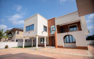 3 bedroom House For Rent Oyarifa Adenta Municipal Accra
