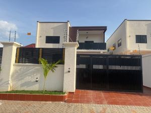 4 bedroom House For Sale Kwanwoma On Ahodwo Sokoban Road. Kumasi Metropolitan Ashanti