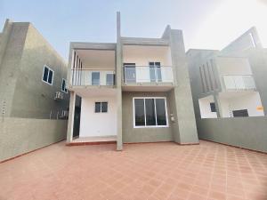 5 bedroom House For Sale Lakeside Estates. Adenta Municipal Accra