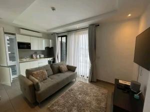 1 bedroom Apartment Short let Labone La (Labadi) La Dade Kotopon Municipal Accra