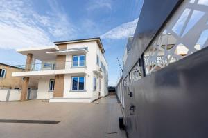 5 bedroom House For Sale Spintex Road Accra