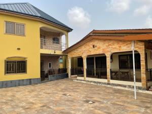 9 bedroom Detached Duplex For Sale Choice Before Aplaku McCarthy Hill Ga South Municipal Accra