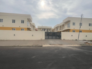 3 bedroom Townhouse For Rent East Airport Airport Residential Area Accra